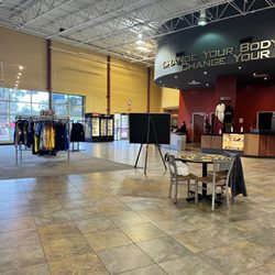 Gold's Gym - Brownsville - Front staff is always friendly. There's always someone at the front desk and there hasn't been one time that I haven't been greeted