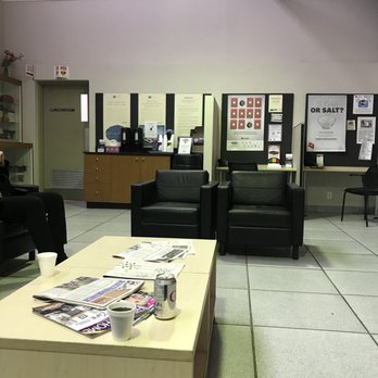 Honda Queensway - Service waiting room - Car Dealers Near Me - Toronto, Ontario