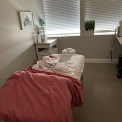 Function Health & Wellness - Prenatal massage table !