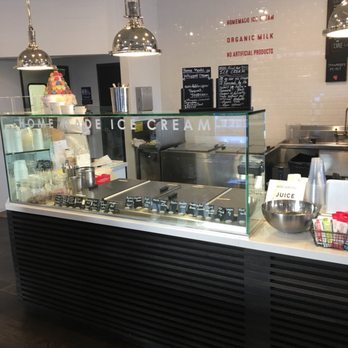 Le Cafe De La Plage - Coffee & Tea Near Me - Malibu, California