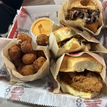 Savvy Sliders - Original Savvy,Boomin' Chicken, Steakhouse Rib Eye, Cheese Curds. - Fast Food Near Me - Fort Lauderdale, Florida Savvy Sliders - Original Savvy,Boomin' Chicken, Steakhouse Rib Eye, Cheese Curds. - Fast Food Near Me - Fort Lauderdale, Florida
