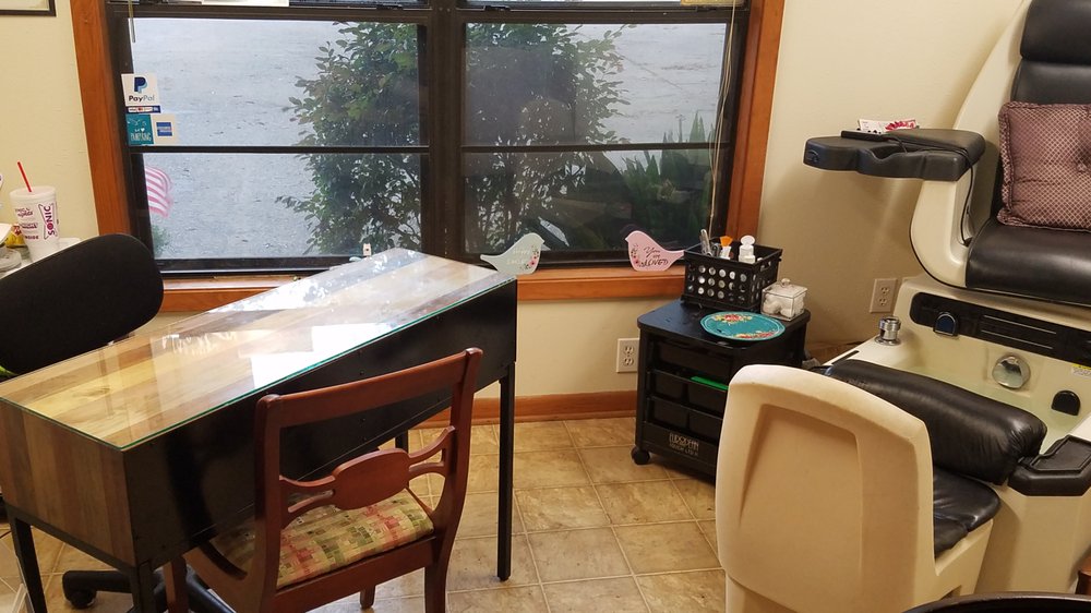 NAILS BY KRISTAL 116 Pratt St, Bastrop, Louisiana Nail Technicians