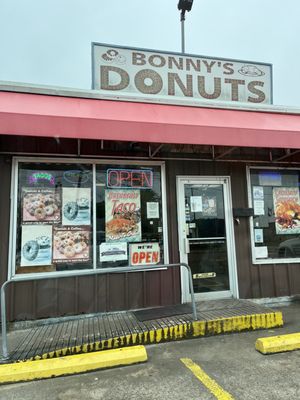 Bonnie's Donuts by null