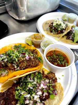 El Viejón Taquería y Mariscos food truck by null