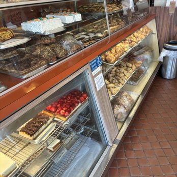 Canter's Deli - Yummy goodness! - Bakeries Near Me - Los Angeles, California