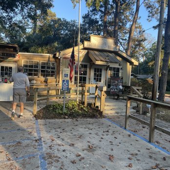 BILL-E's - Outside - Burgers Near Me - Fairhope, Alabama