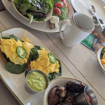 Monkeypod Kitchen - Avocado toast and farmers Benedict - Tacos Near Me - Honolulu, Hawaii