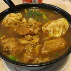 榮記粉麵 - Beef brisket and shrimp wonton