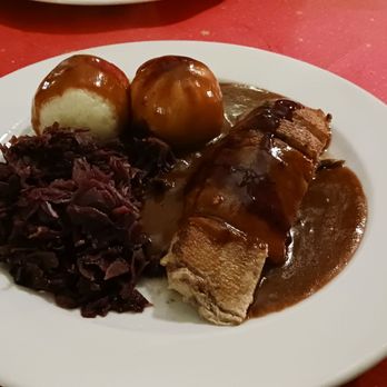 Ristorante Michelangelo - Gänsebrust mit Rotkohl und Klößen / Goose breast with red cabbage and dumplings - part of a 3-course Christmas dinner - Pizza Near Me - Berlin, BE Ristorante Michelangelo - Gänsebrust mit Rotkohl und Klößen / Goose breast with red cabbage and dumplings - part of a 3-course Christmas dinner - Pizza Near Me - Berlin, BE