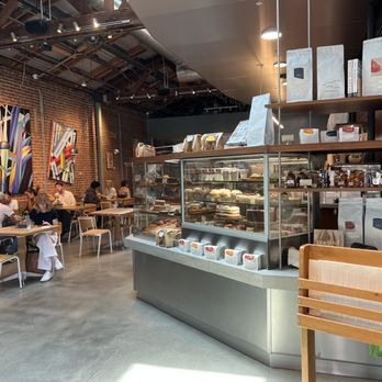 Tartine - Indoor space - Bakeries Near Me - Los Angeles, California Tartine - Indoor space - Bakeries Near Me - Los Angeles, California