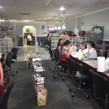 Nails 2000 - Nail Salons Near Me - Nashua, New Hampshire