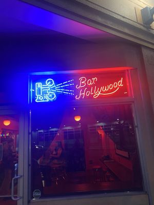 Bar Hollywood by null