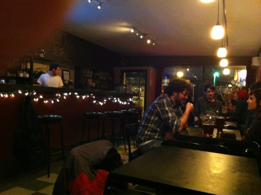 THE BROWNSTONE CAFE Updated August 2024 178 Mississauga Road East