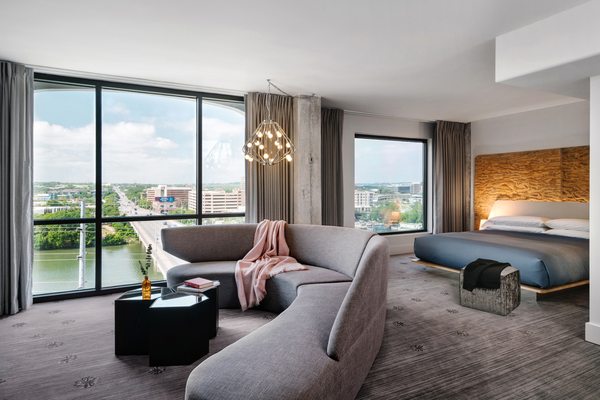 The LINE Austin by null