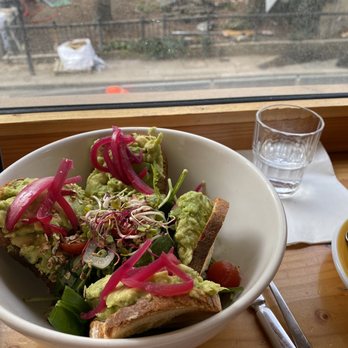 Caoua Coffee Stop - Sandwich with guacamole - Coffee & Tea Near Me - Paris, 75 Caoua Coffee Stop - Sandwich with guacamole - Coffee & Tea Near Me - Paris, 75