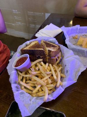 The Avenue Sports Grill by null