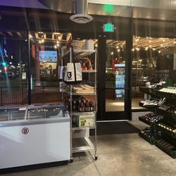 Urban Field Pizza and Market - Inside 2nd Ave Entry