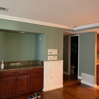2L2A Painting - Sitting room and hallway - Painters Near Me