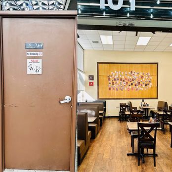 AmeriBrunch Cafe - Bathroom available and one of the interior spaces - Breakfast & Brunch Near Me - Las Vegas, Nevada