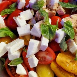 Two Foxes Farm Pizza - This was an amazing fresh salad