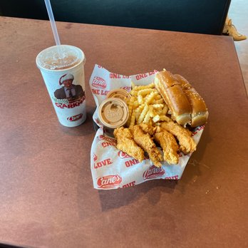 Raising Cane's Chicken Fingers - Chicken Shop Near Me - Cincinnati, Ohio Raising Cane's Chicken Fingers - Chicken Shop Near Me - Cincinnati, Ohio