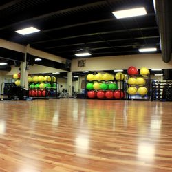 Dynamic Health And Fitness - Group fitness room
