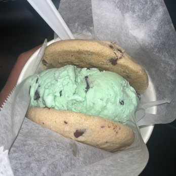 Diddy Riese Cookies - Chocolate chip cookies w/ mint chocolate chip ice cream - Desserts Near Me - Los Angeles, California