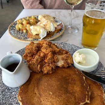 The 908 - Rosemary Brined Buttermilk Fried Jidori Chicken, eggs benedict - New American Near Me - Long Beach, California The 908 - Rosemary Brined Buttermilk Fried Jidori Chicken, eggs benedict - New American Near Me - Long Beach, California