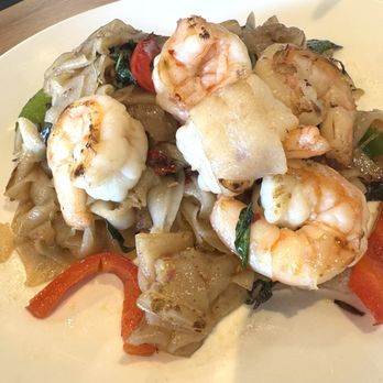 Le Dee Thai Cuisine - Thai Near Me - Chino Hills, California
