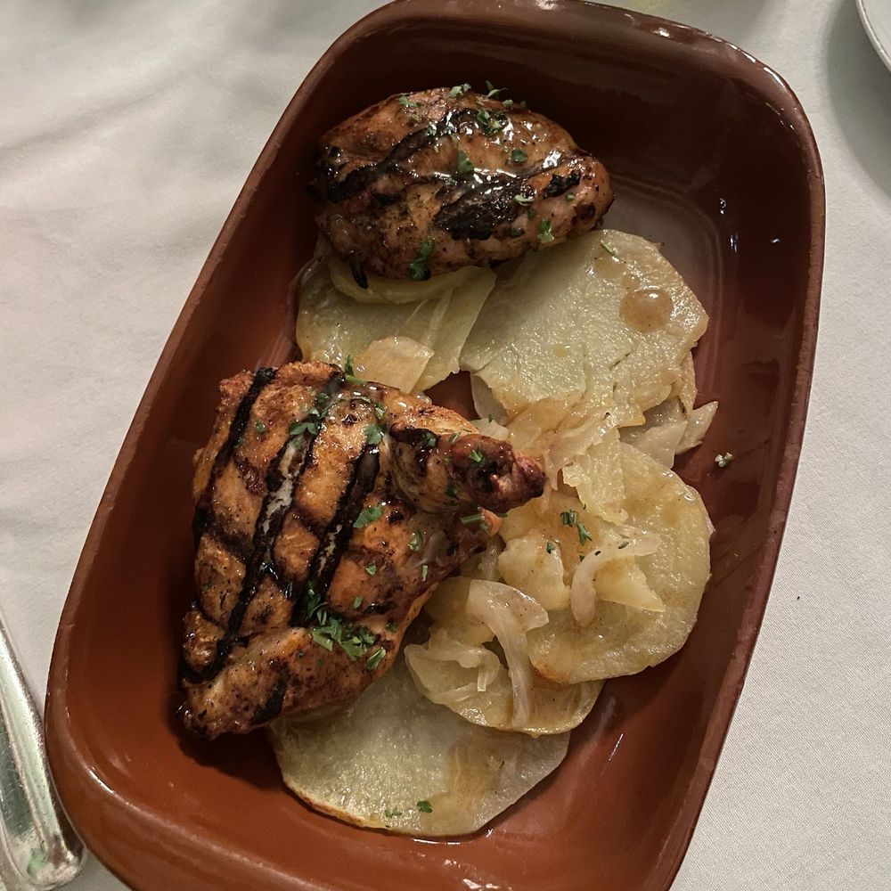 Taberna del Alabardero - POLLO EN SALSA DE CERVEZA CON PATATAS - Spanish Near Me - Washington, DC, District of Columbia Taberna del Alabardero - POLLO EN SALSA DE CERVEZA CON PATATAS - Spanish Near Me - Washington, DC, District of Columbia