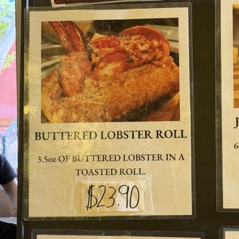 Fat Cheeks Hawaii - 2025 November Lobster Roll $23.90 - Sandwiches Near Me - Honolulu, Hawaii