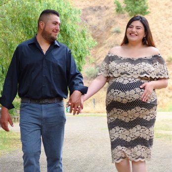 Abigail Sylvester Photography - Maternity Shoot at Garin park. - Session Photography Near Me Abigail Sylvester Photography - Maternity Shoot at Garin park. - Session Photography Near Me