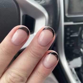 H & D Nail Spa Salon - Uneven polish, sloppy job - Nail Salons Near Me - Chicago, Illinois