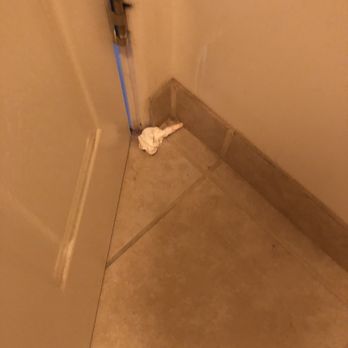 Rodeway Inn - Behind bathroom door - Hotels Near Me - Whitehall, Montana