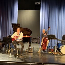 Ramapo College of New Jersey - The Ed Laub Quartet performed at Les Paul's 110th birthday celebration.