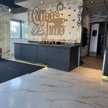 Mocha Habibi Cafe - Interior - Coffee & Tea Near Me - Mount Pleasant, Michigan