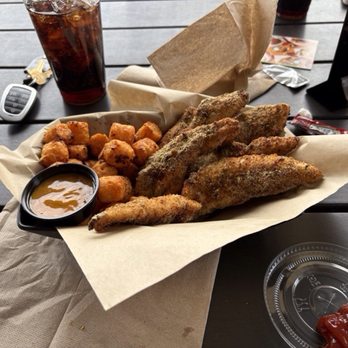 sneakybird - 6 pc jalapeño garlic rub and sweet potato tots. - Chicken Shop Near Me - Queen Creek, Arizona