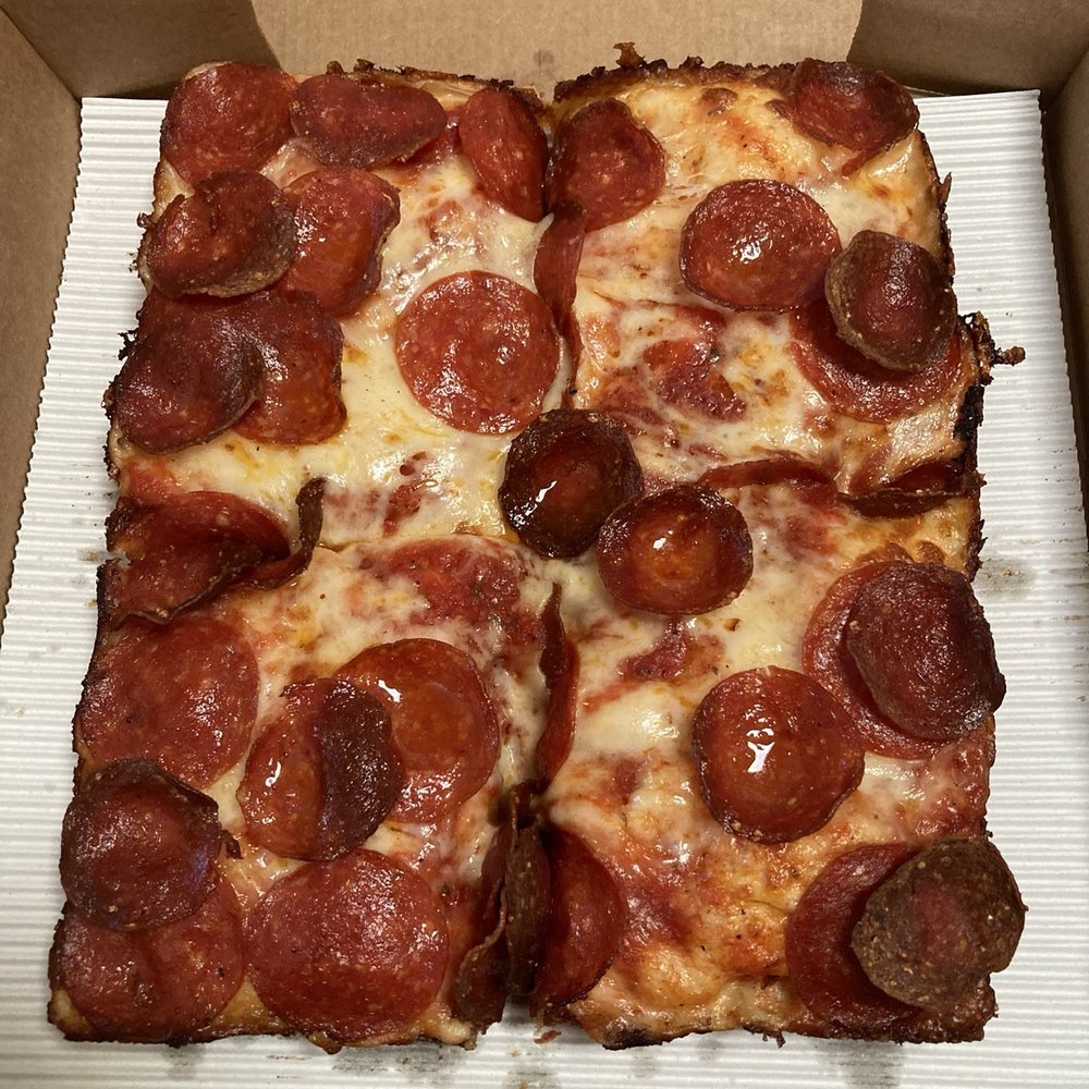 4 Corner Pizza - pepperoni 4 Corner Pizza - pepperoni