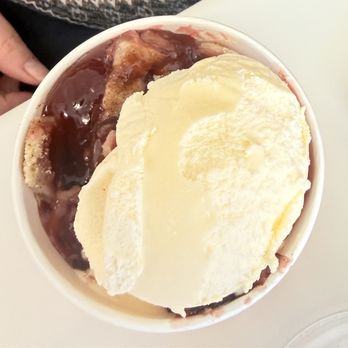 The Peach Cobbler Factory - Desserts Near Me - Richmond, Texas