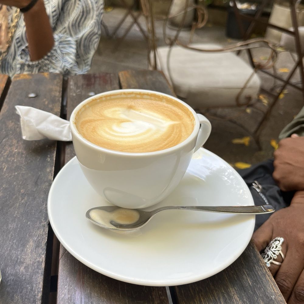 Moshu - Latte - Coffee & Tea Near Me - Saavedra, C Moshu - Latte - Coffee & Tea Near Me - Saavedra, C