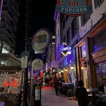 Sueno - Night - Cocktail Bars Near Me - Philadelphia, Pennsylvania