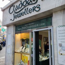 Claddagh Jewellers - Have to buy the claddagh ring!