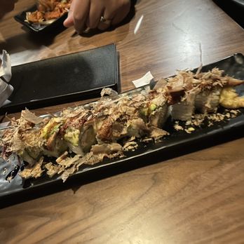 Kan Sushi - Dragon roll - Sushi Bars Near Me - Honolulu, Hawaii Kan Sushi - Dragon roll - Sushi Bars Near Me - Honolulu, Hawaii