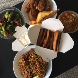 Beef lo mein. Beef & broccoli. Chicken wings. Crab Rangoon (free with $20 order). Scallion pancakes. Hot & sour soup.