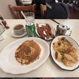 Pancakes, Home Fried Potatoes, bacon...hangover cured