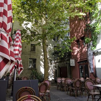 Mère Catherine - Beautiful courtyard - Seafood Near Me - Zürich, ZH Mère Catherine - Beautiful courtyard - Seafood Near Me - Zürich, ZH