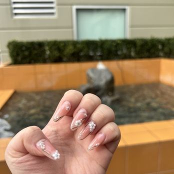 Welcome Nails - Nail Salons Near Me - Seattle, Washington