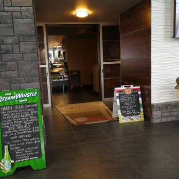 Hotel Clique - Bar and restaurant inside hotel - Hotels Near Me - Calgary, Alberta