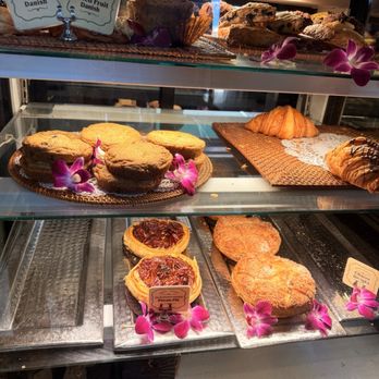 Urth Caffé-Pasadena - So many desserts! - Cafes Near Me - Pasadena, California
