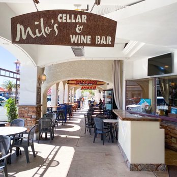 Big T's Cantina - Walkway of restaurants and shops - Bars Near Me - Boulder City, Nevada